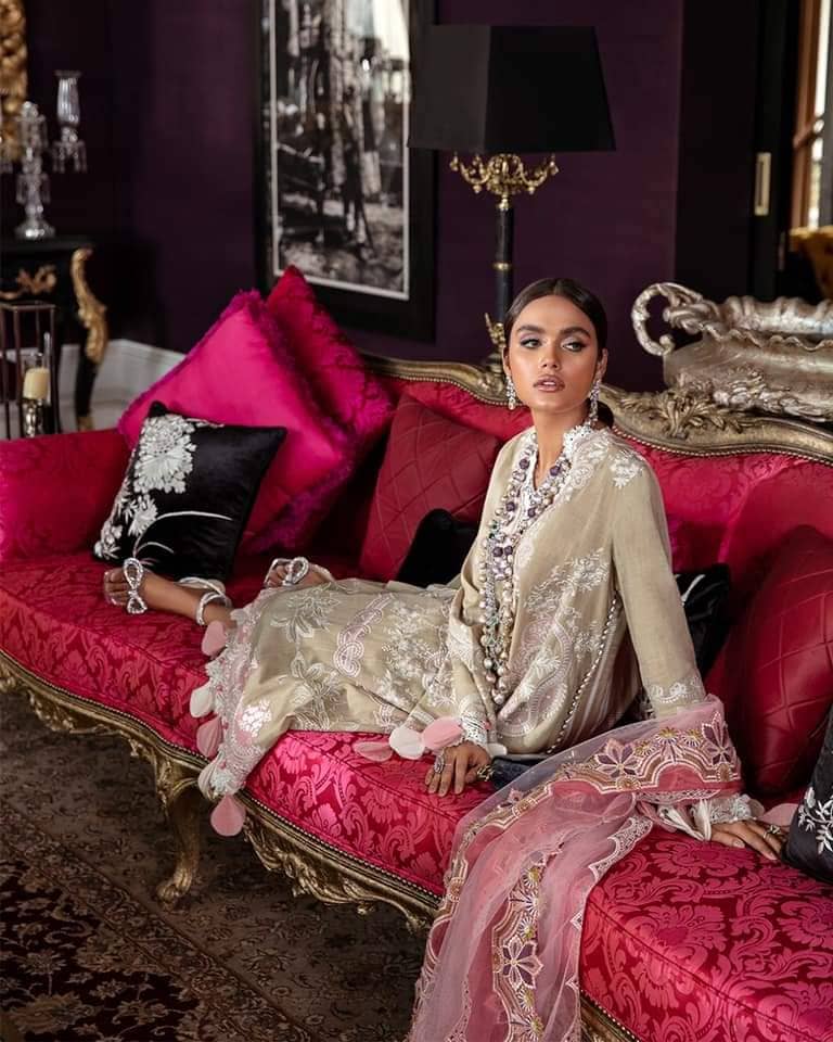 img_sana_safinaz_lawn_2021_awwal_boutique