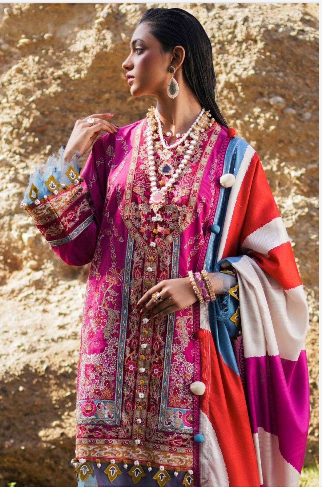 img_sana_safinaz_luxury_lawn_23_awwal_boutique_awwal_boutique