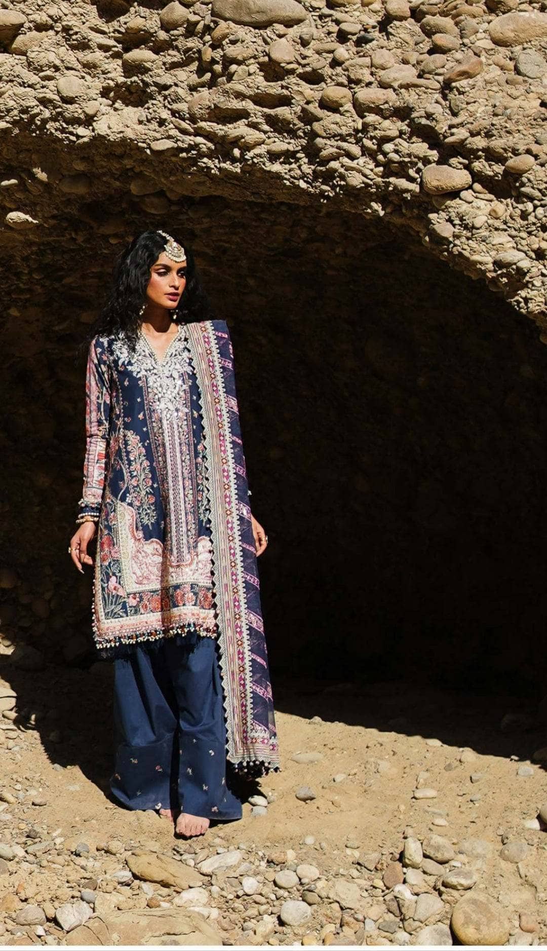 img_sana_safinaz_luxury_lawn_23_awwal_boutique_awwal_boutique
