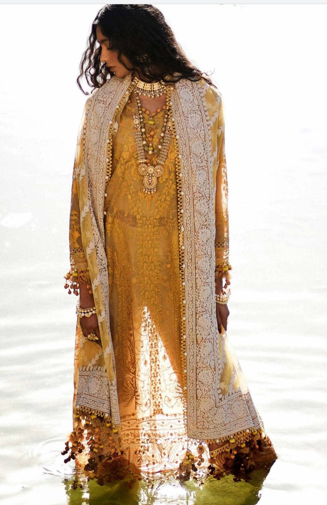 img_sana_safinaz_luxury_lawn_23_awwal_boutique_awwal_boutique