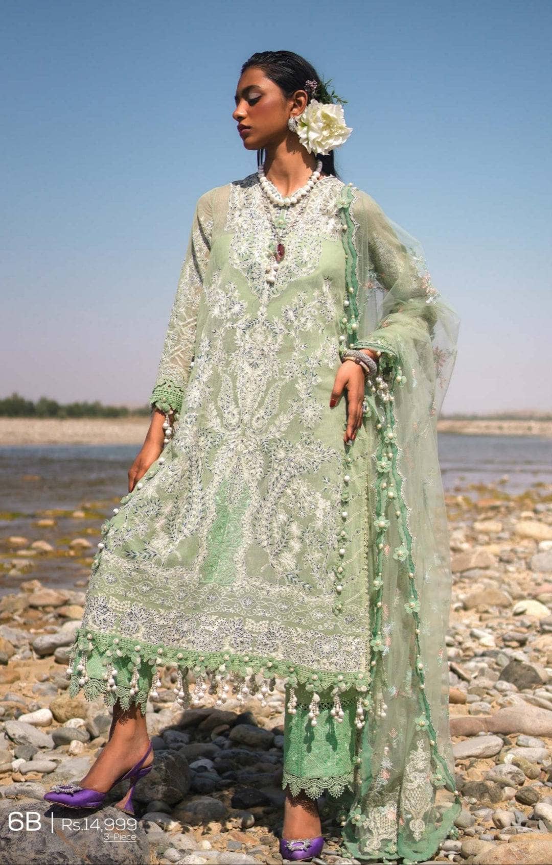 img_sana_safinaz_luxury_lawn_23_awwal_boutique_awwal_boutique