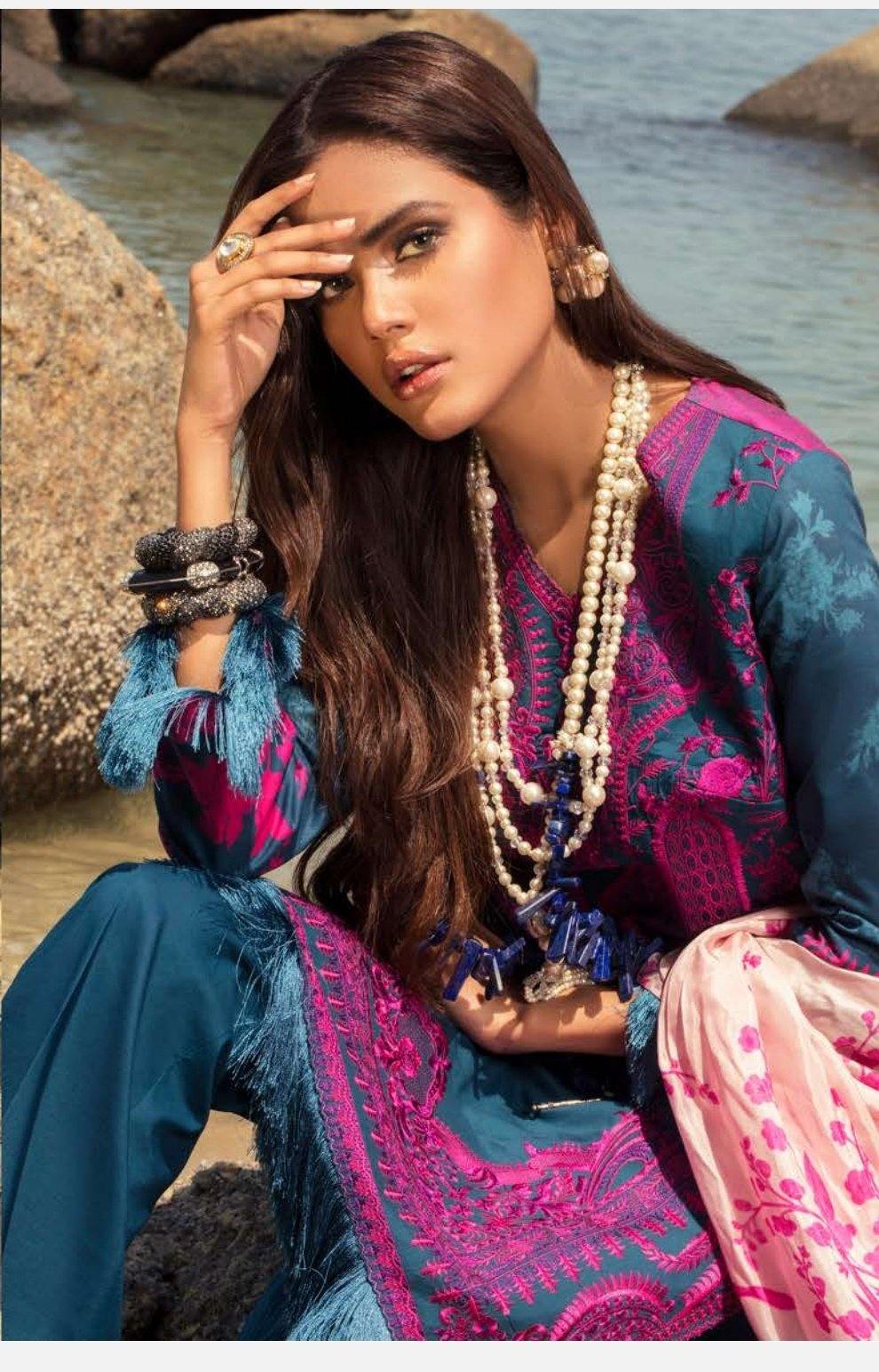img_sana_safinaz_lawn_collection_awwal_boutique