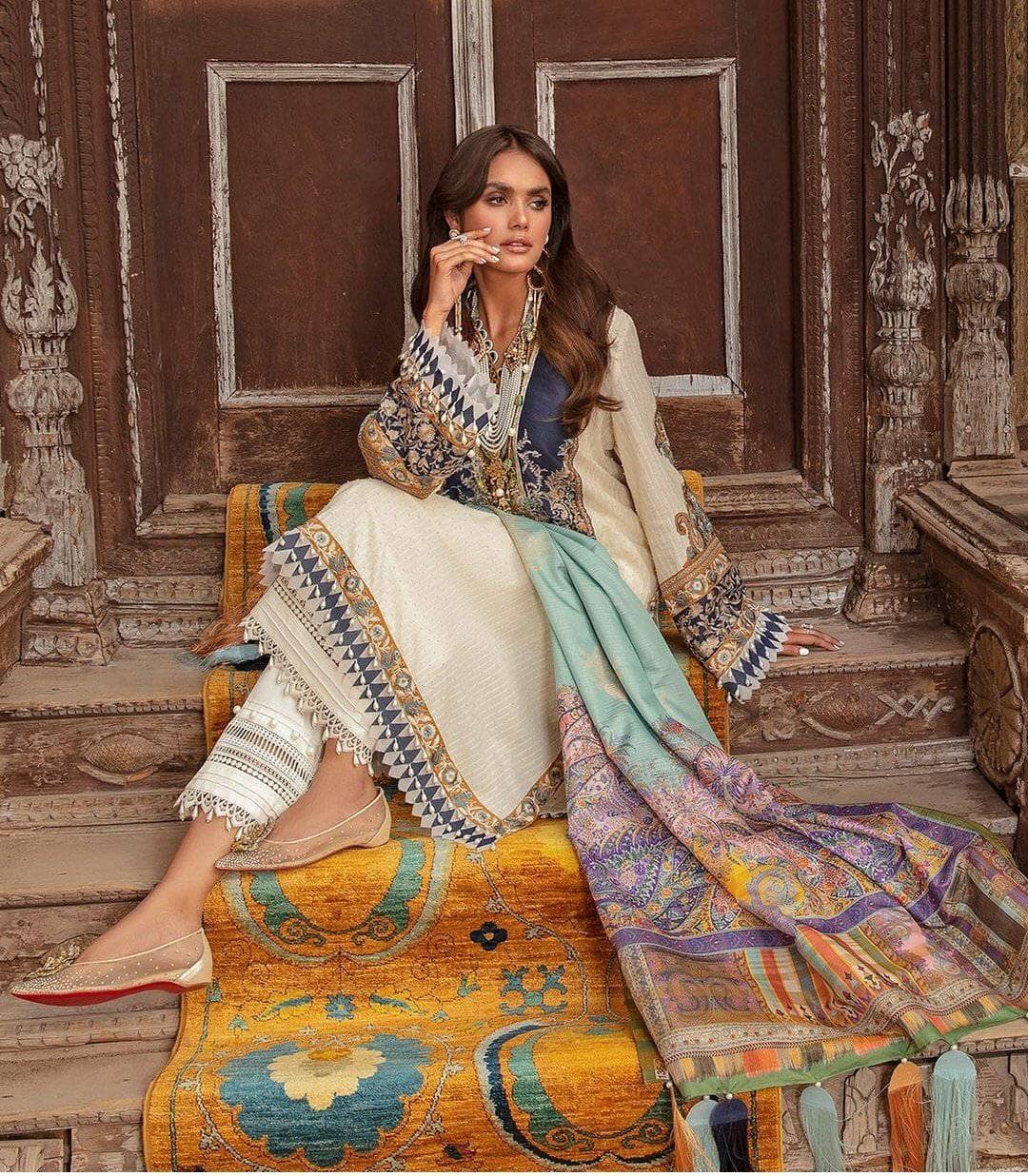 img_sana_safinaz_lawn_2021_awwal_boutique