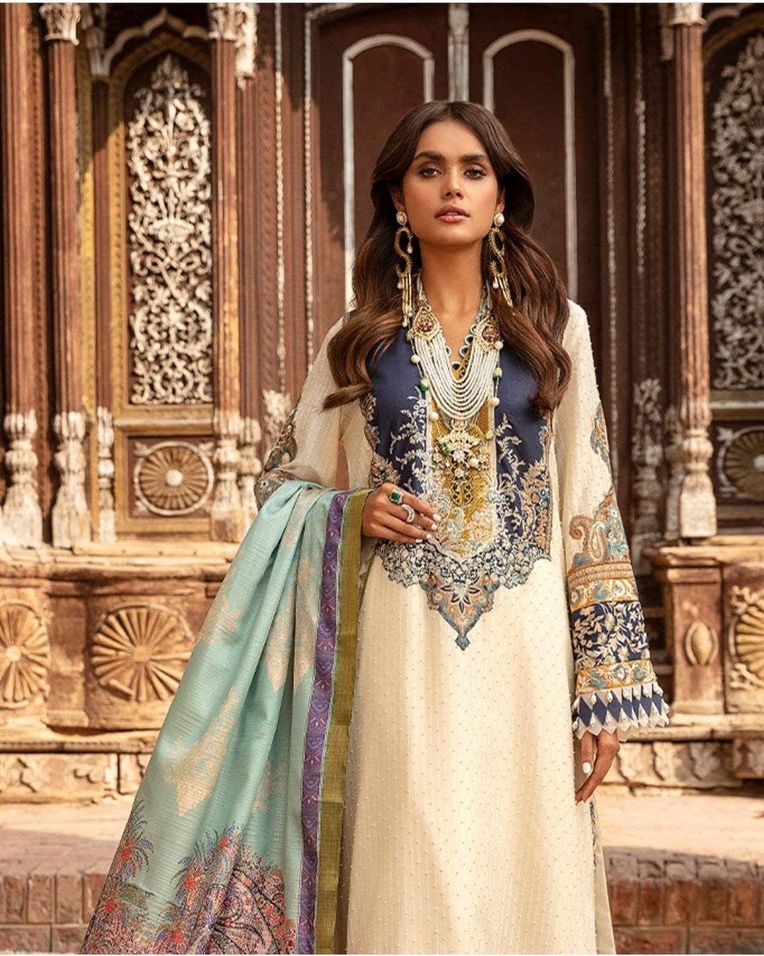 img_sana_safinaz_lawn_2021_awwal_boutique