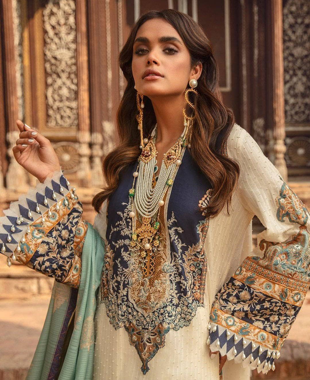img_sana_safinaz_lawn_2021_awwal_boutique
