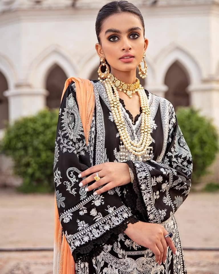 img_sana_safinaz_lawn_2021_awwal_boutique