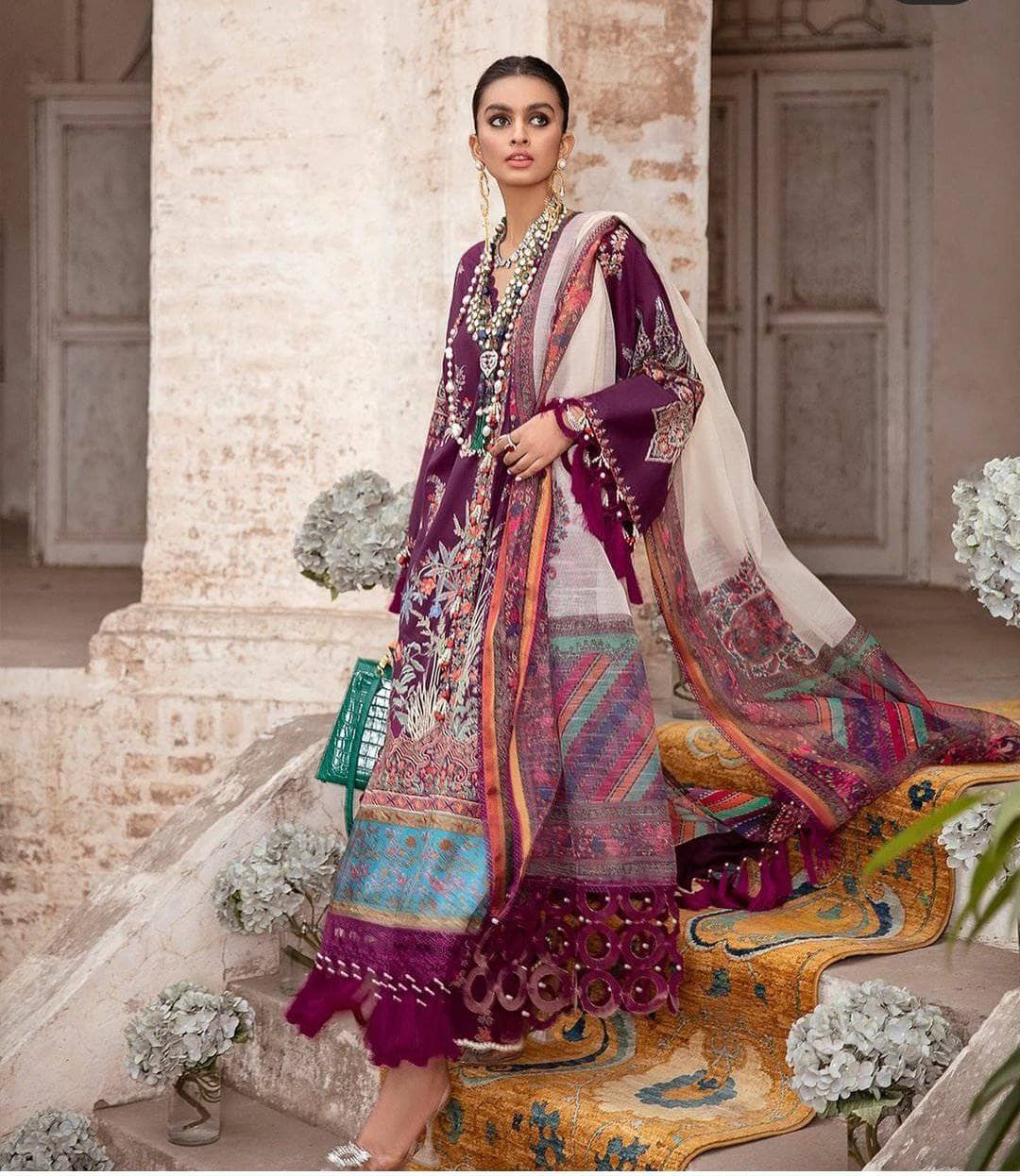 img_sana_safinaz_lawn_2021_awwal_boutique