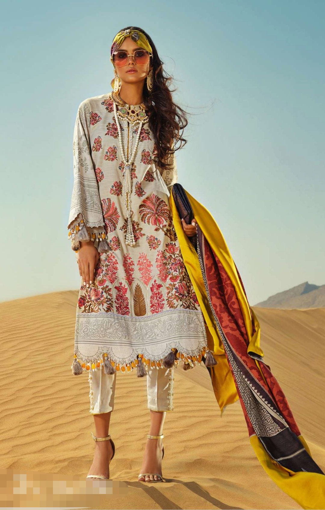 img_sana_safinaz_luxury_shawl_collection_3A_awwal_boutique