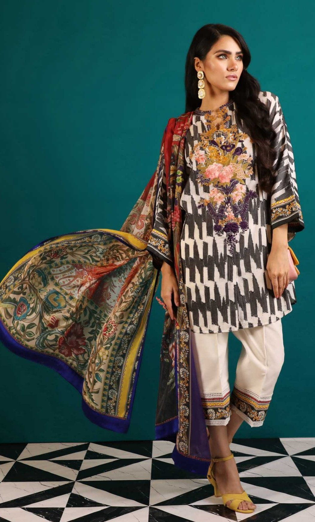 img_sana_safinaz_fall_winter_collection_2019_awwal_boutique