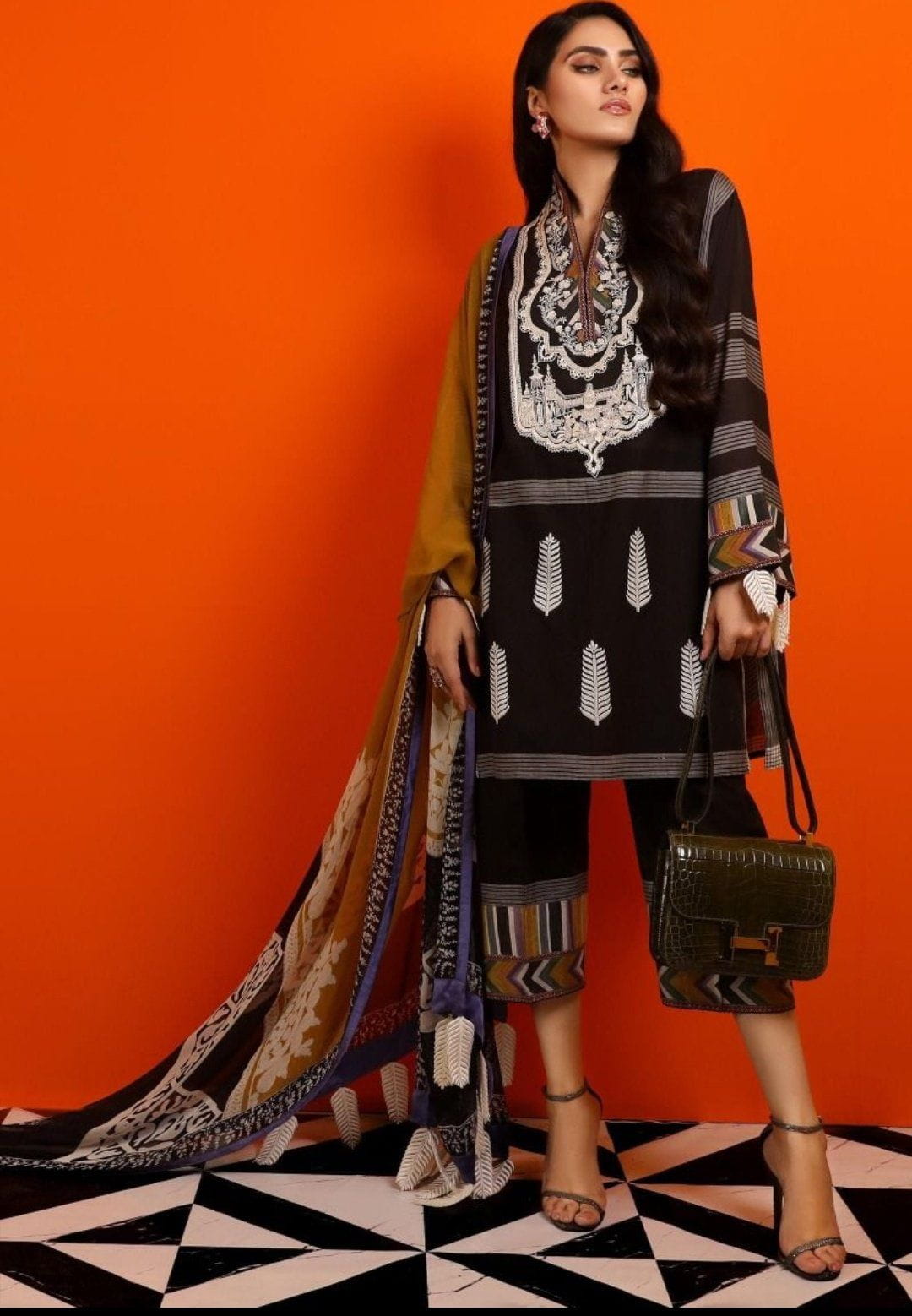 img_sana_safinaz_fall_winter_collection_2019_awwal_boutique