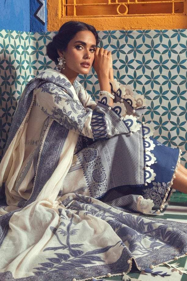 img_sana_safinaz_pre_fall_winter_collection_awwal_boutique