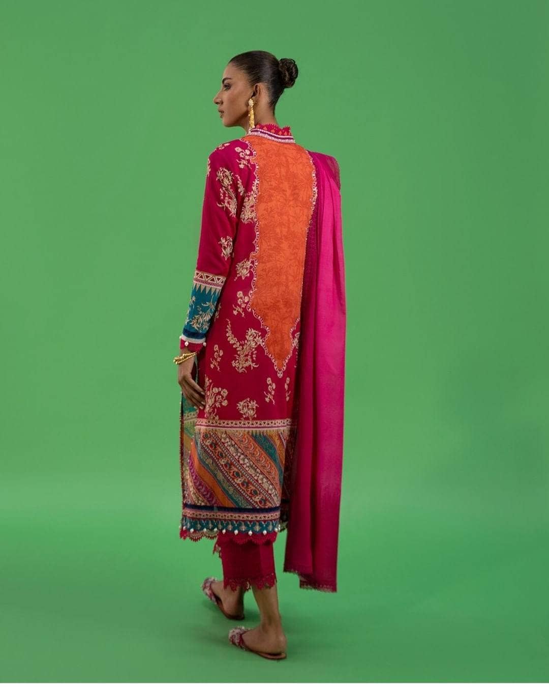 img_sana_safinaz_mahay_lawn_22_awwal_boutique