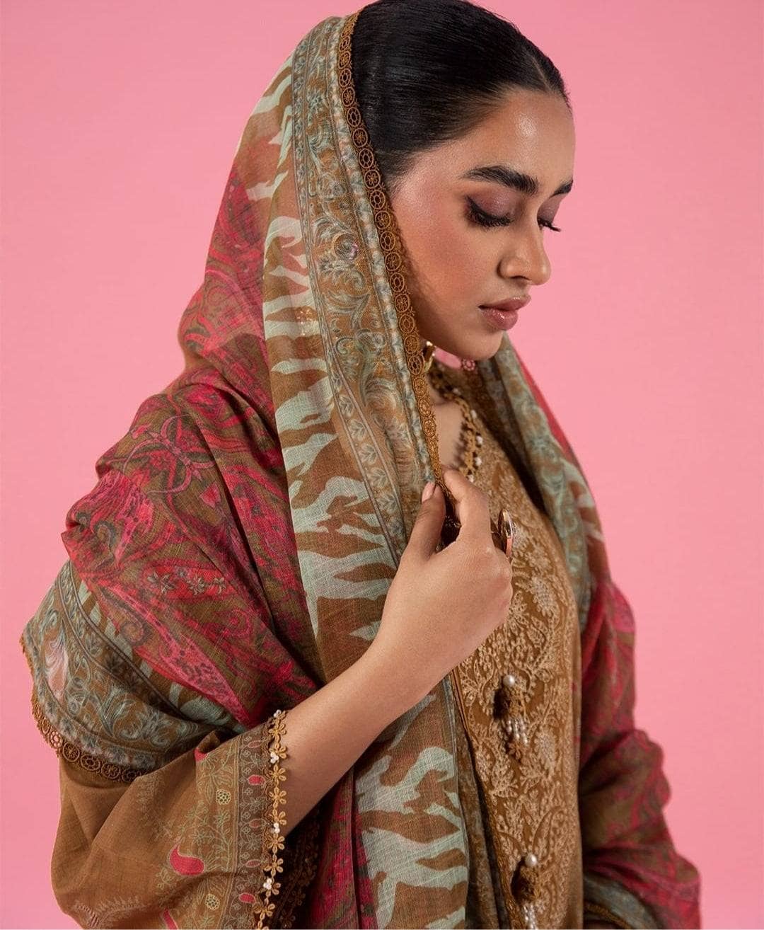 img_sana_safinaz_mahay_lawn_22_awwal_boutique
