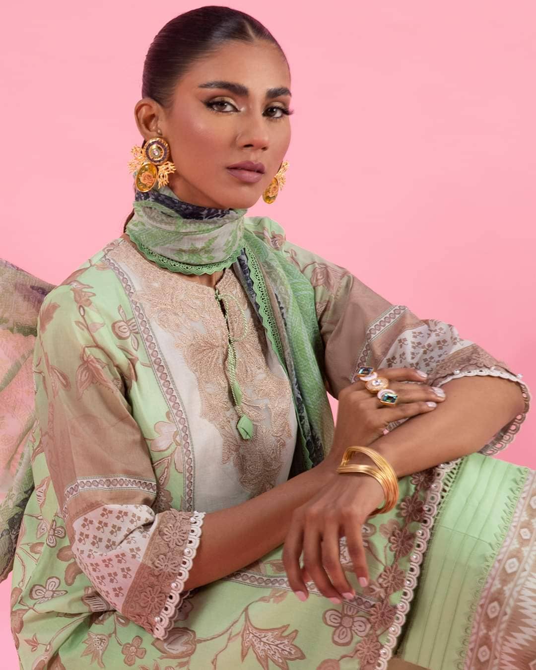 img_sana_safinaz_mahay_lawn_22_awwal_boutique