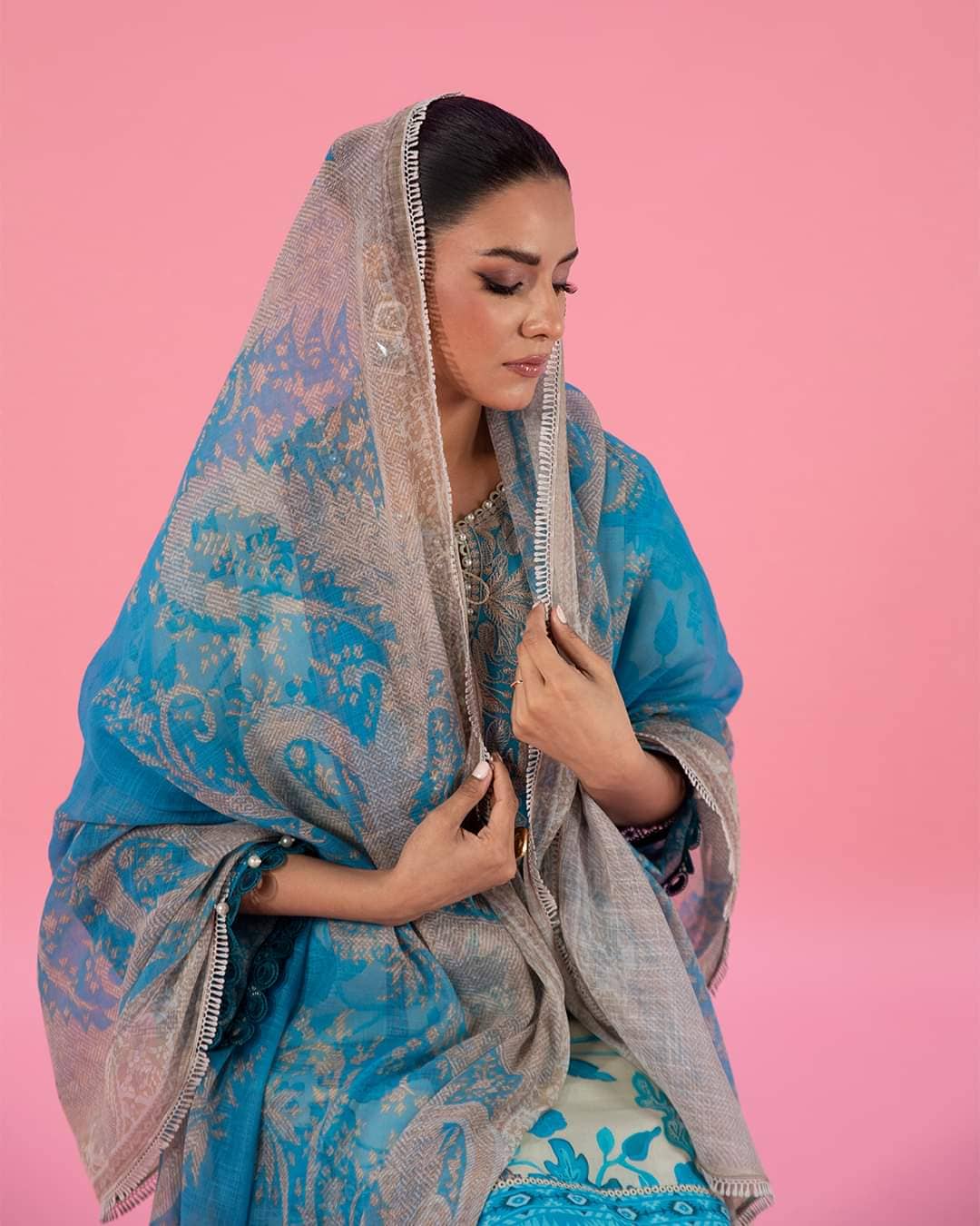 img_sana_safinaz_mahay_lawn_22_awwal_boutique