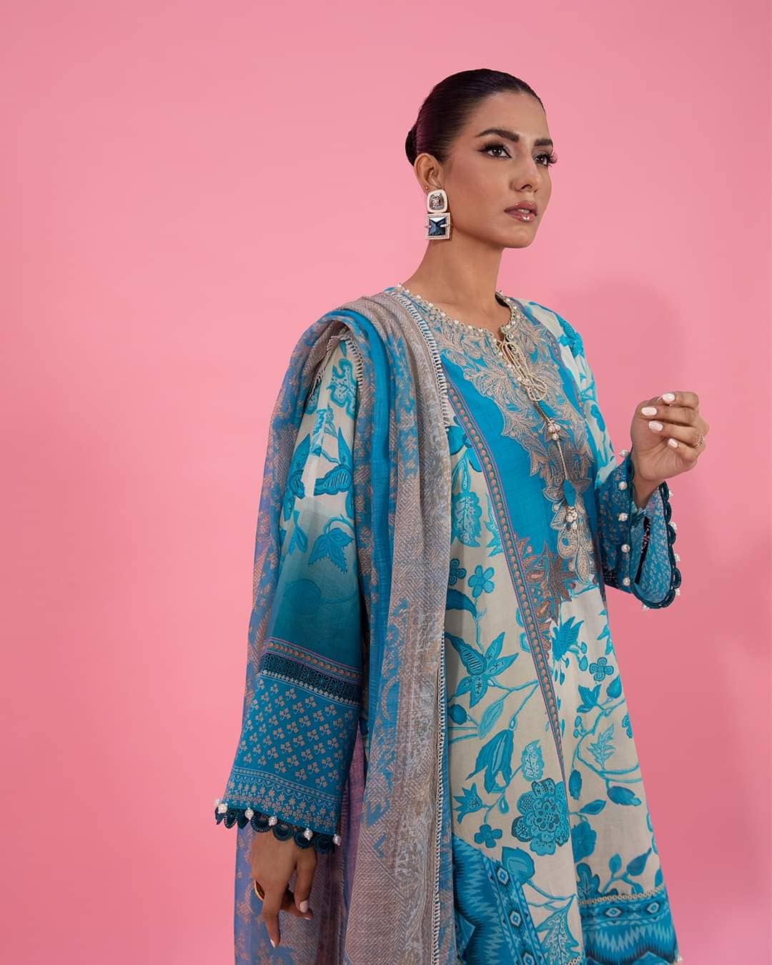img_sana_safinaz_mahay_lawn_22_awwal_boutique