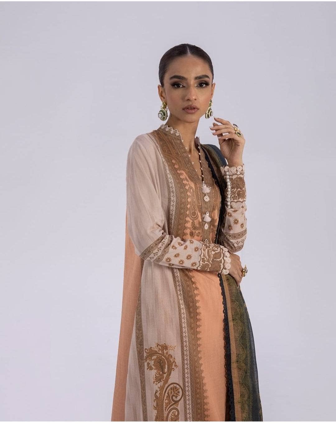 img_sana_safinaz_mahay_lawn_22_awwal_boutique