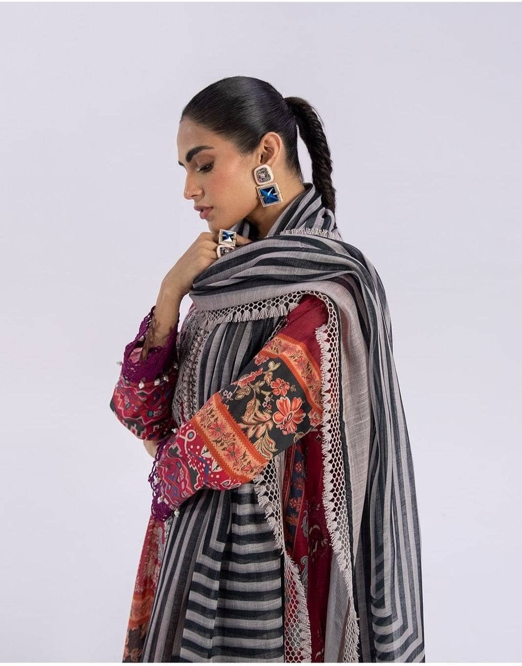 img_sana_safinaz_mahay_lawn_22_awwal_boutique