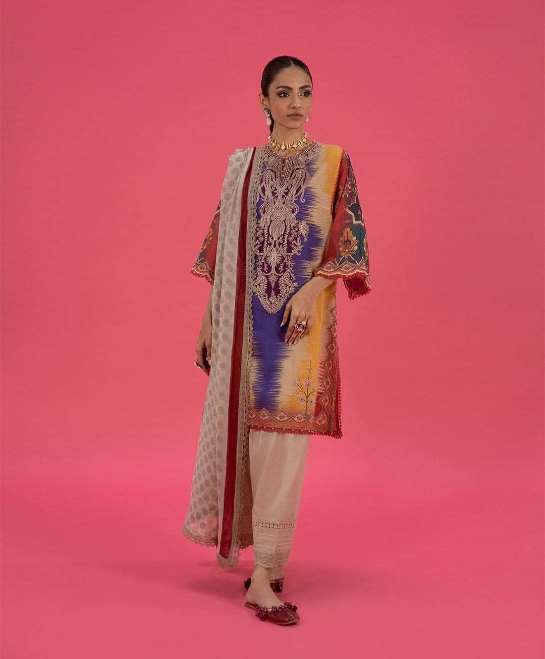 img_sana_safinaz_mahay_lawn_22_awwal_boutique