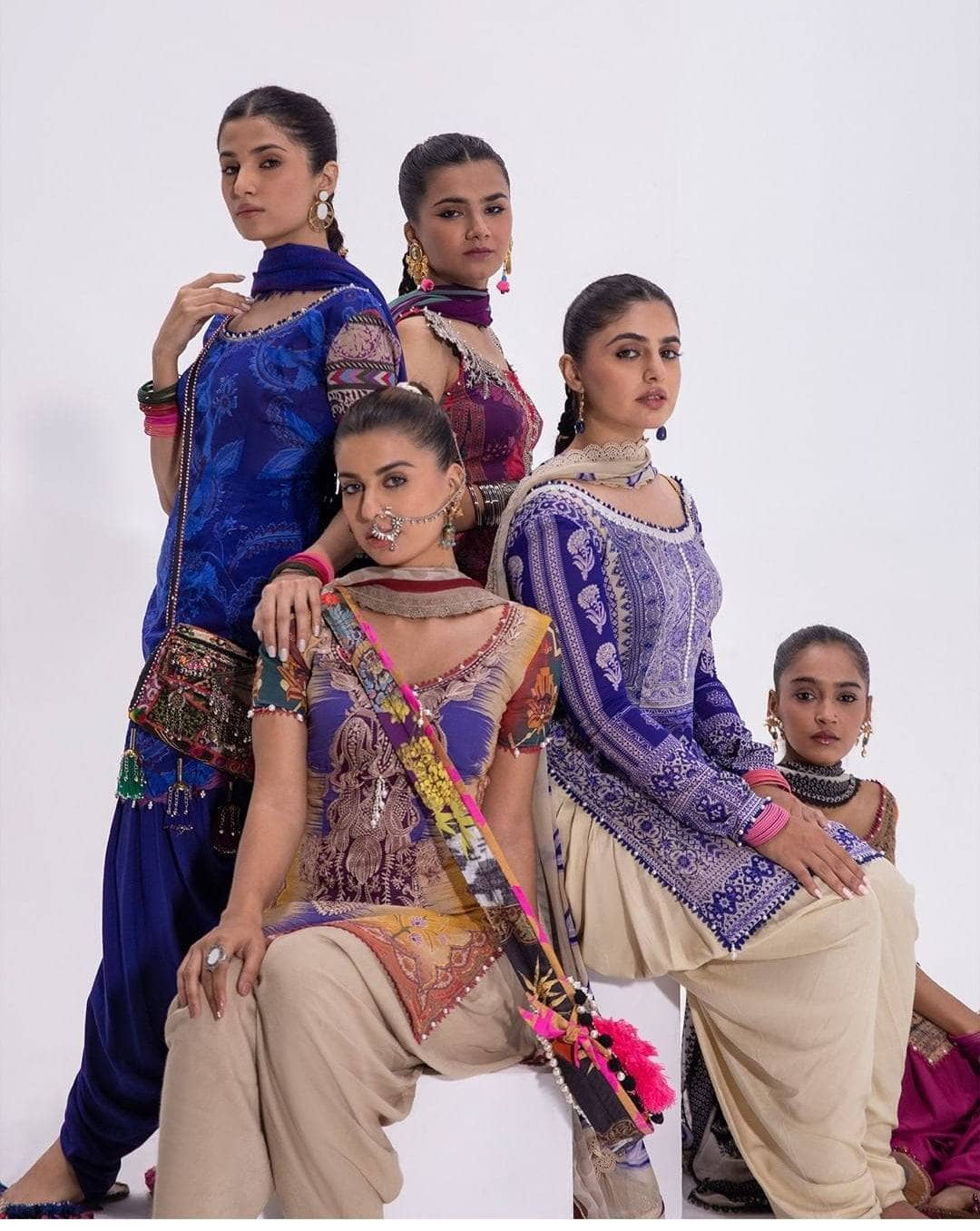 img_sana_safinaz_mahay_lawn_22_awwal_boutique