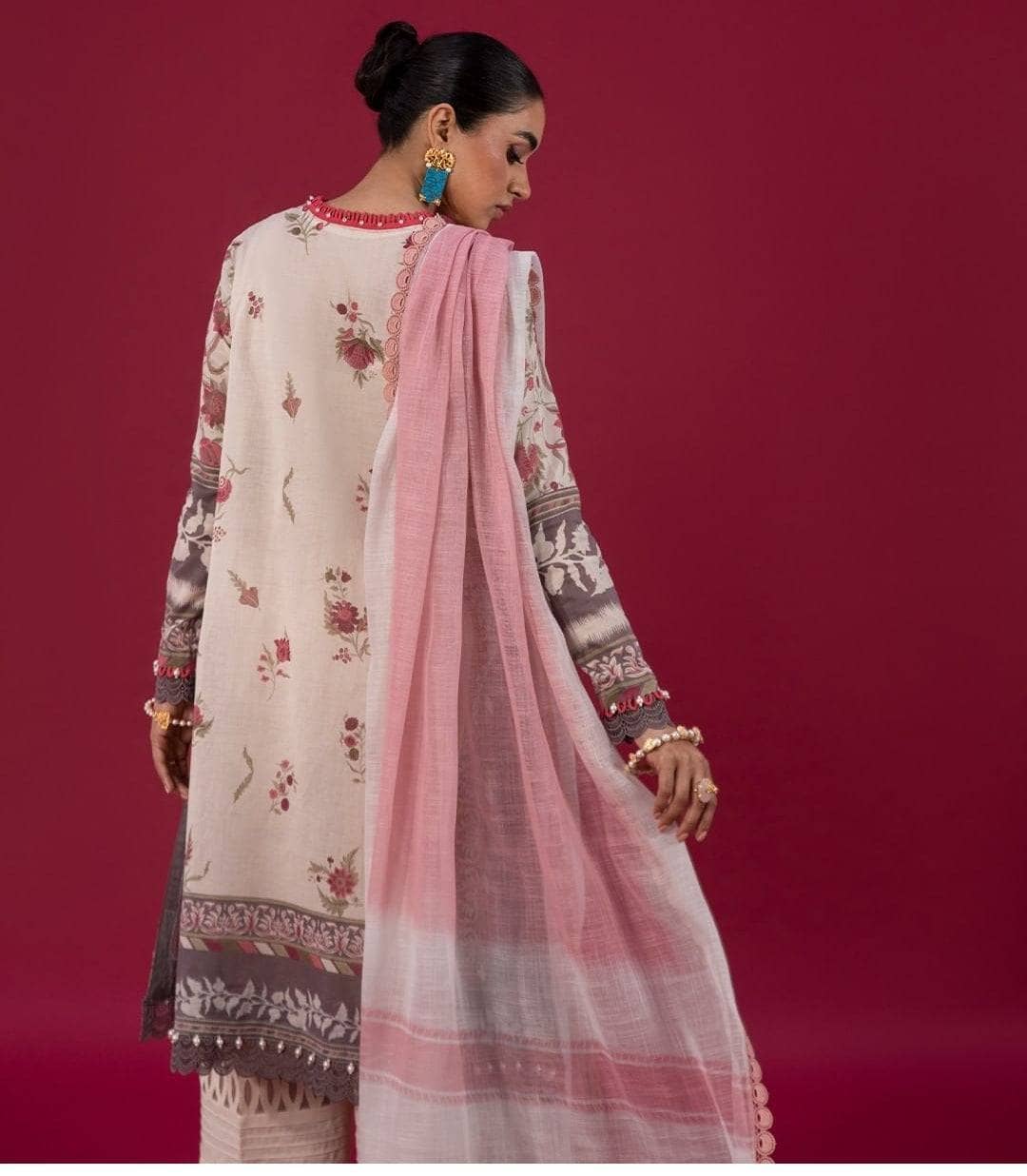 img_sana_safinaz_mahay_lawn_22_awwal_boutique