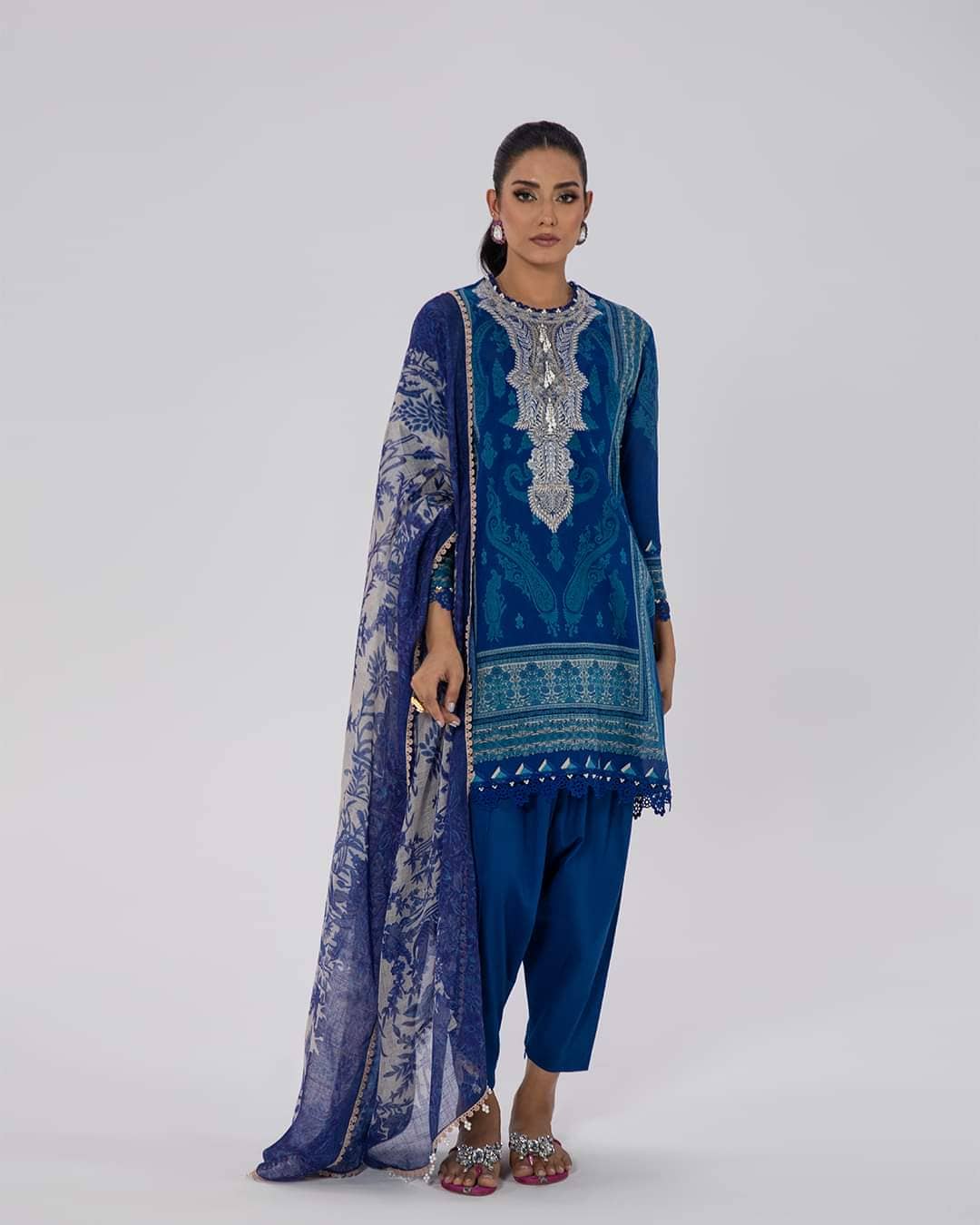 img_sana_safinaz_mahay_lawn_22_awwal_boutique