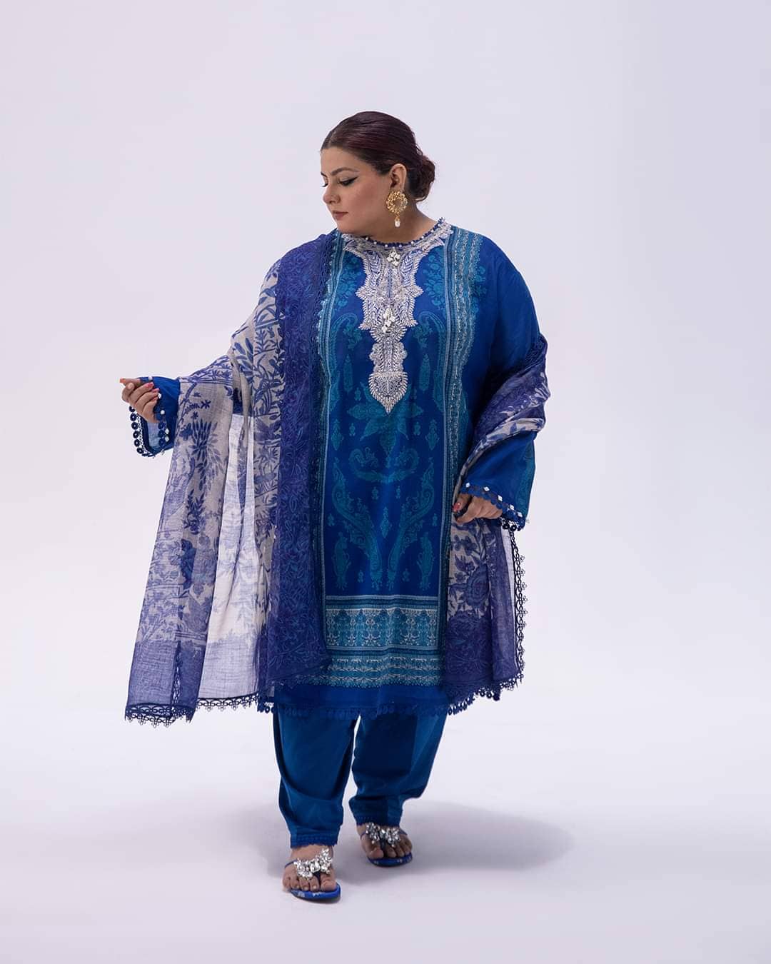 img_sana_safinaz_mahay_lawn_22_awwal_boutique