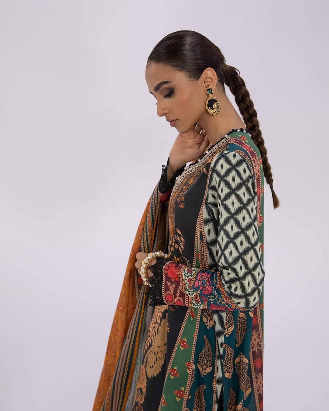 img_sana_safinaz_mahay_lawn_22_awwal_boutique