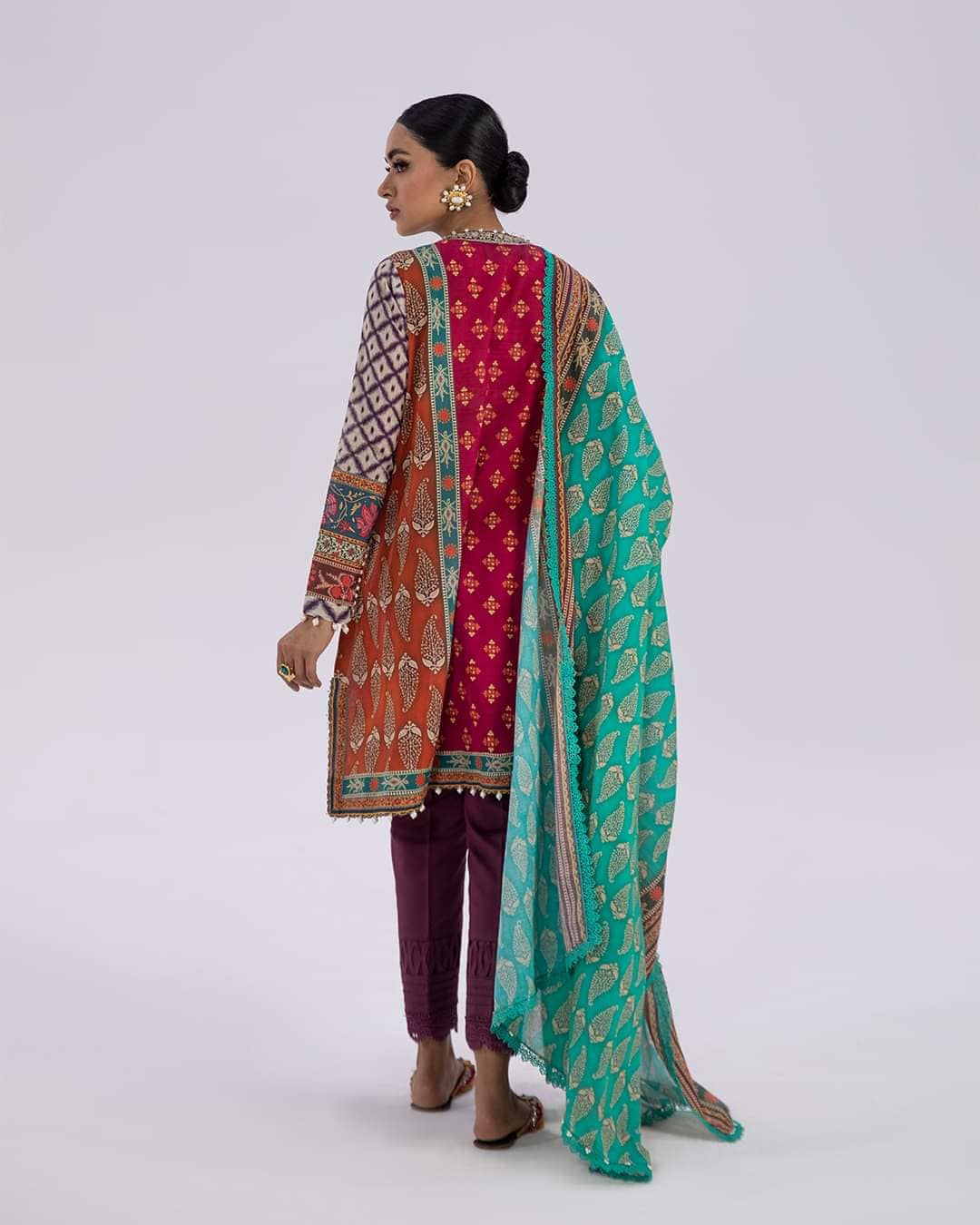 img_sana_safinaz_mahay_lawn_22_awwal_boutique