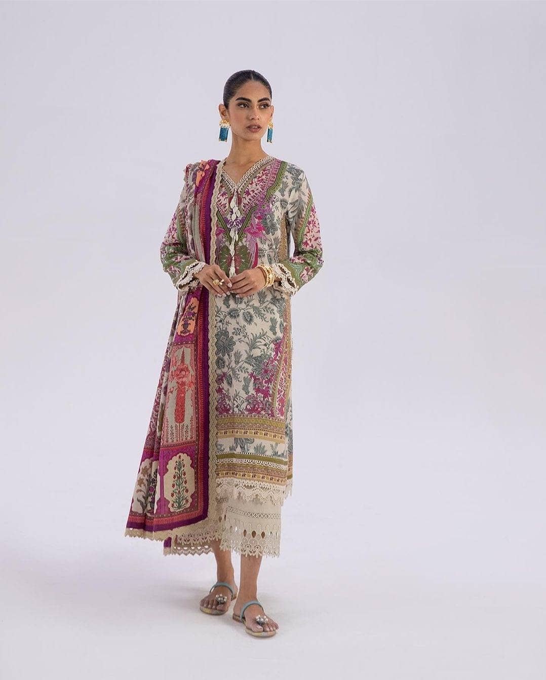 img_sana_safinaz_mahay_lawn_22_awwal_boutique