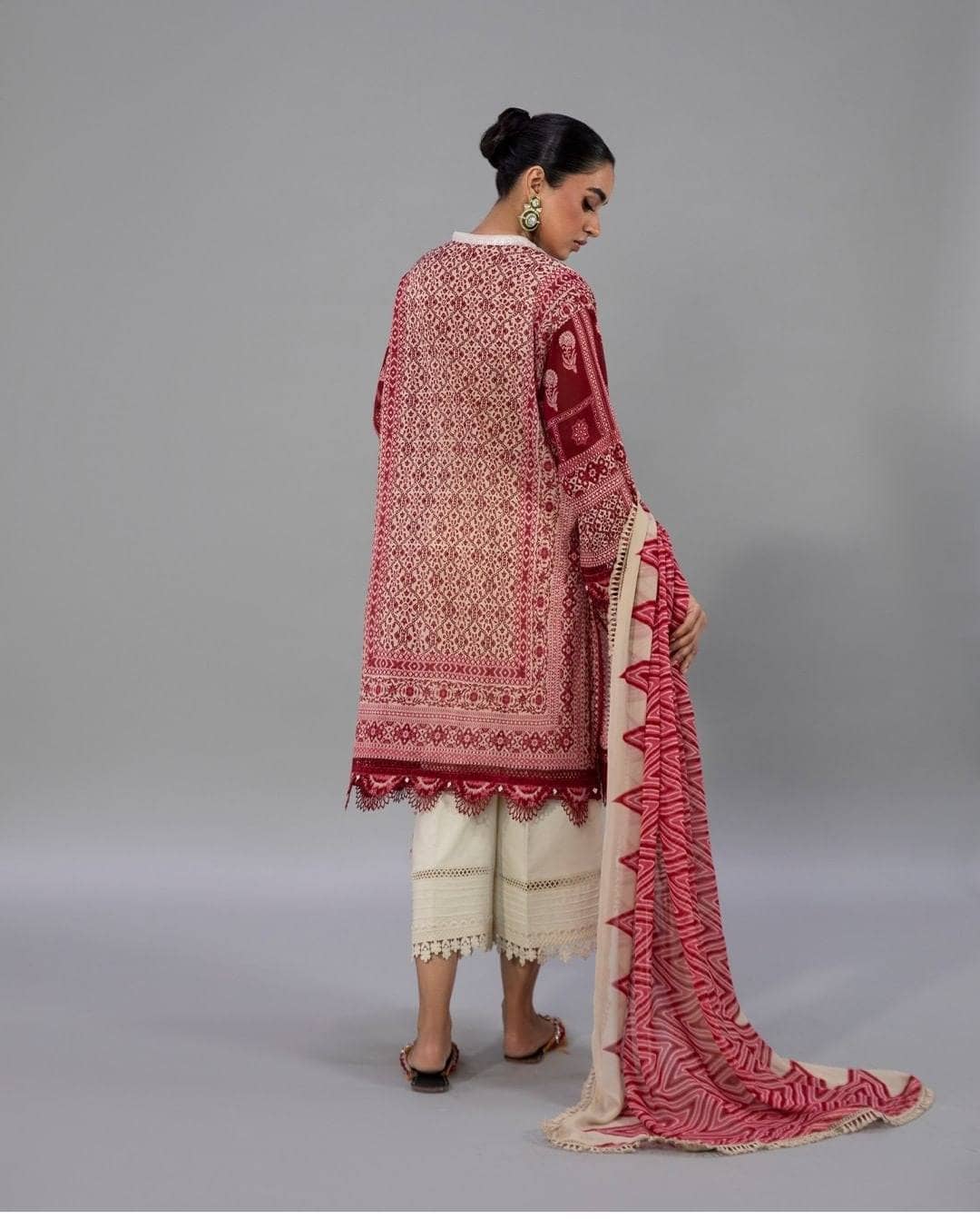 img_sana_safinaz_mahay_lawn_22_awwal_boutique