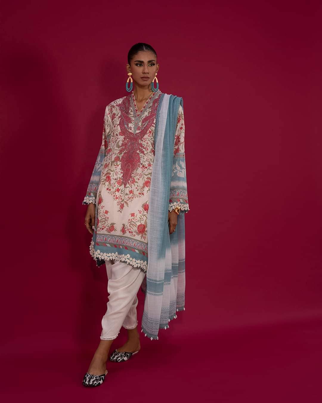 img_sana_safinaz_mahay_lawn_22_awwal_boutique