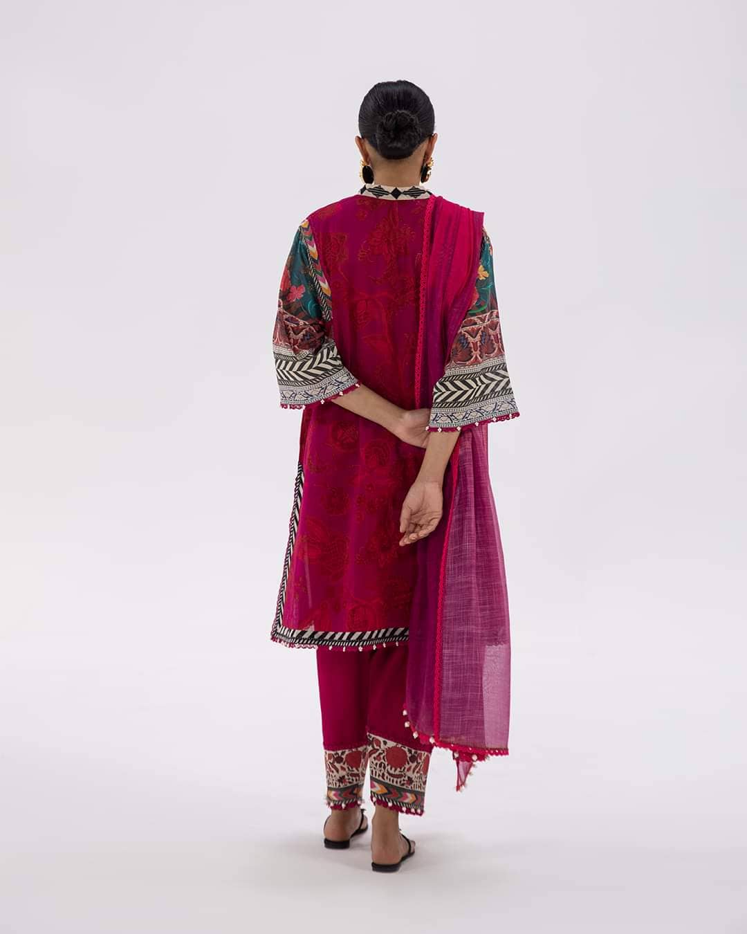 img_sana_safinaz_mahay_lawn_22_awwal_boutique