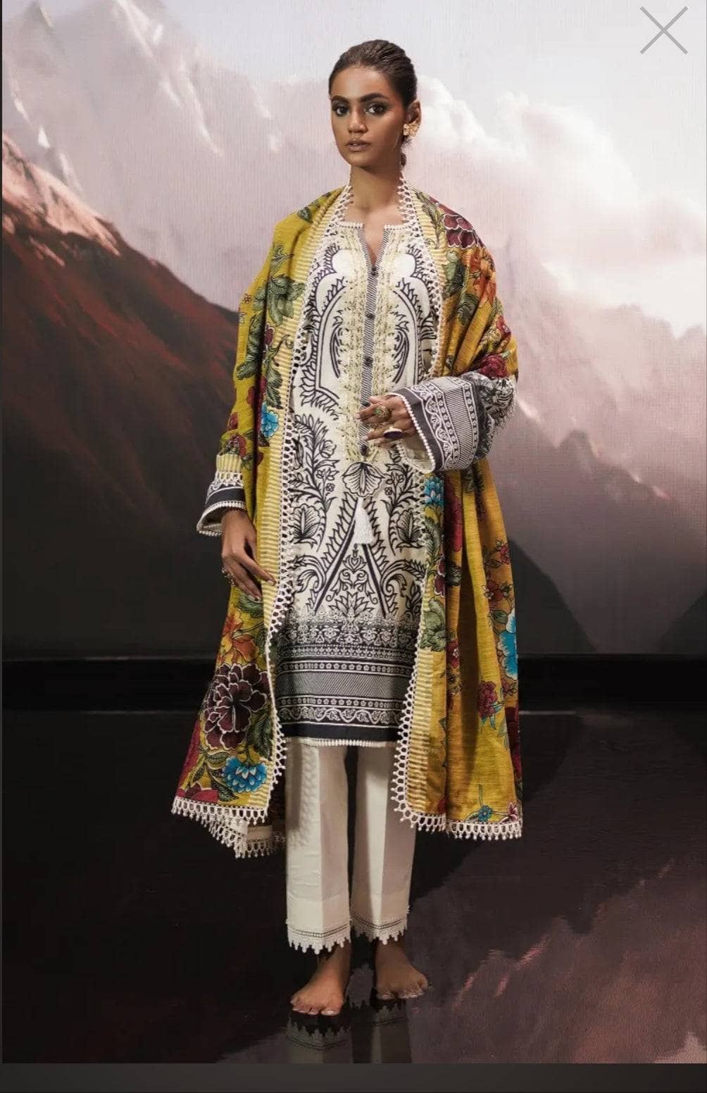 img_sana_safinaz_mahay_winter_22_awwal_boutique
