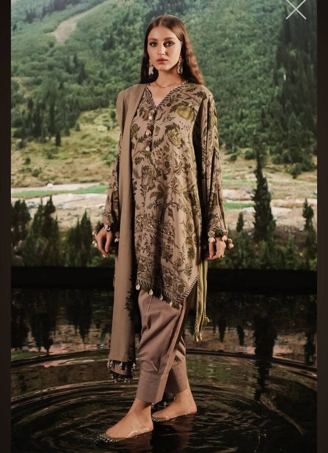 img_sana_safinaz_mahay_winter_22_awwal_boutique