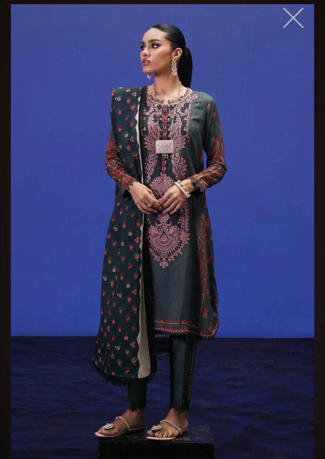 img_sana_safinaz_mahay_winter_22_awwal_boutique