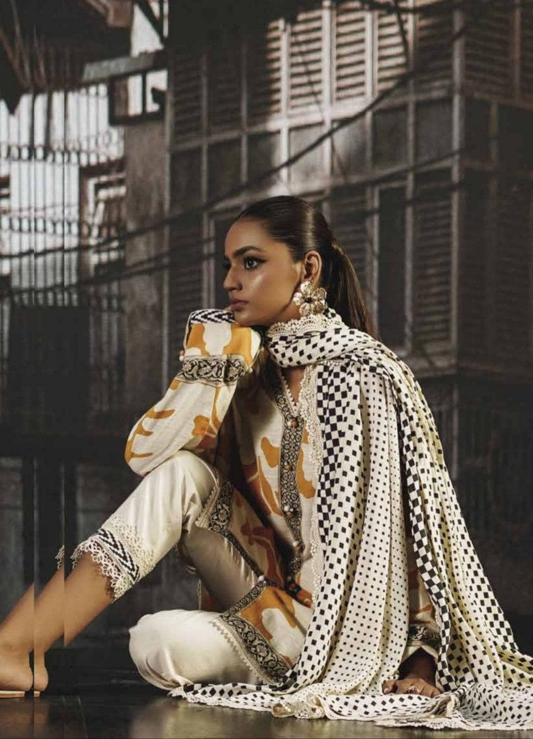 img_sana_safinaz_mahay_winter_22_awwal_boutique