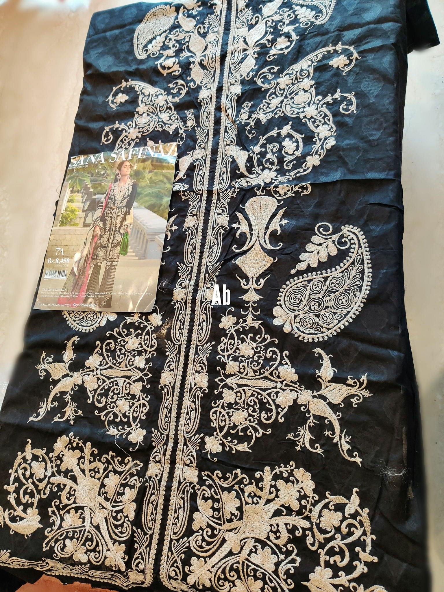 img_open_pics_sana_safinaz_lawn_awwal_boutique