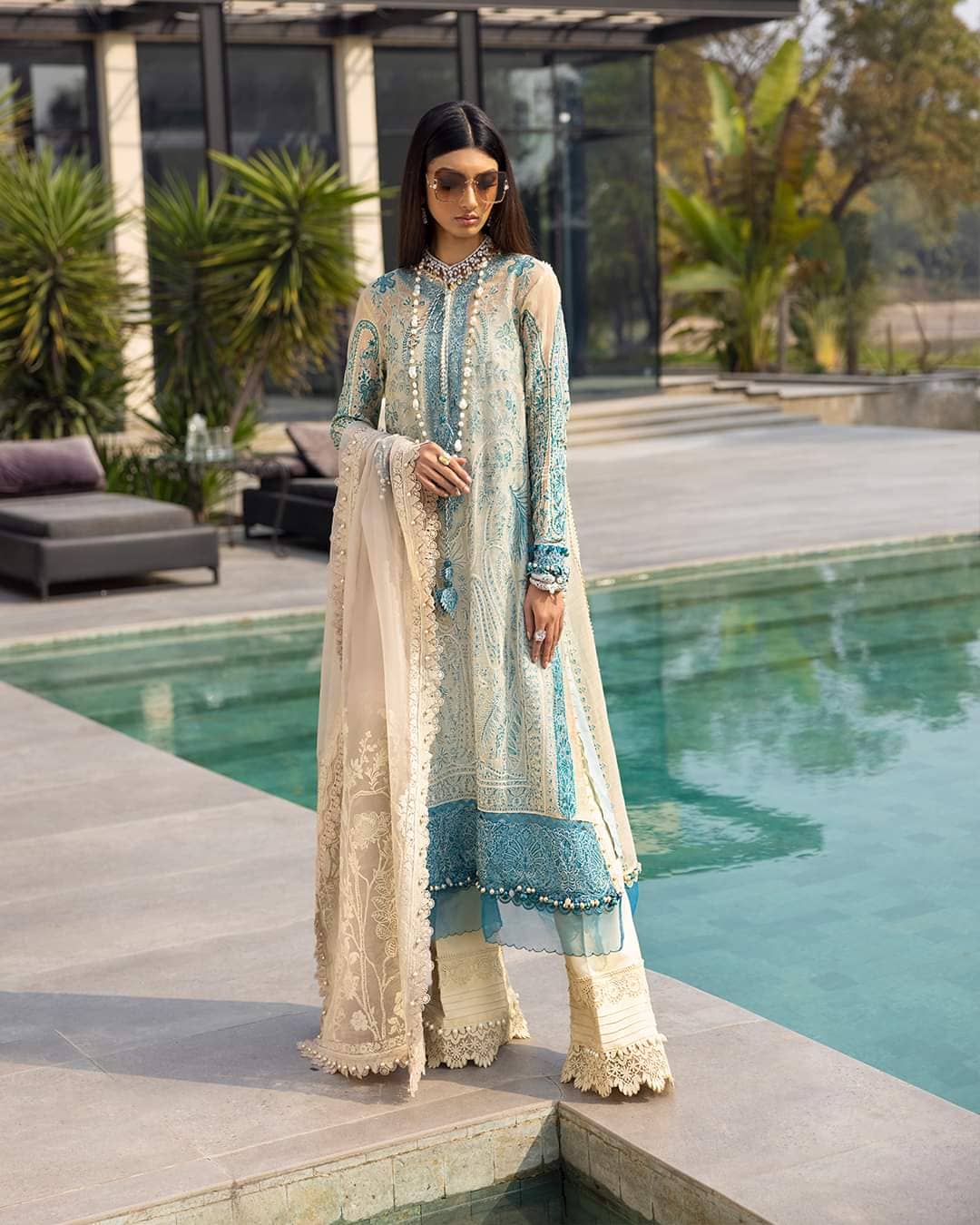 img_sana_safinaz_luxury_lawn_22_awwal_boutique