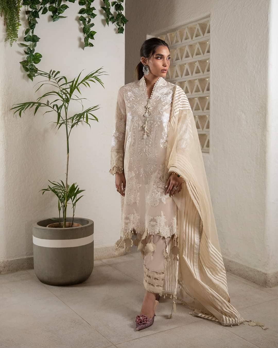 img_sana_safinaz_muzlin_vol_2_awwal_boutique