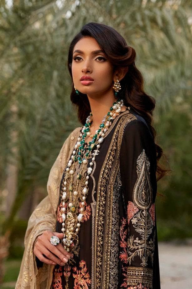 img_sana_safinaz_luxury_lawn_22_awwal_boutique