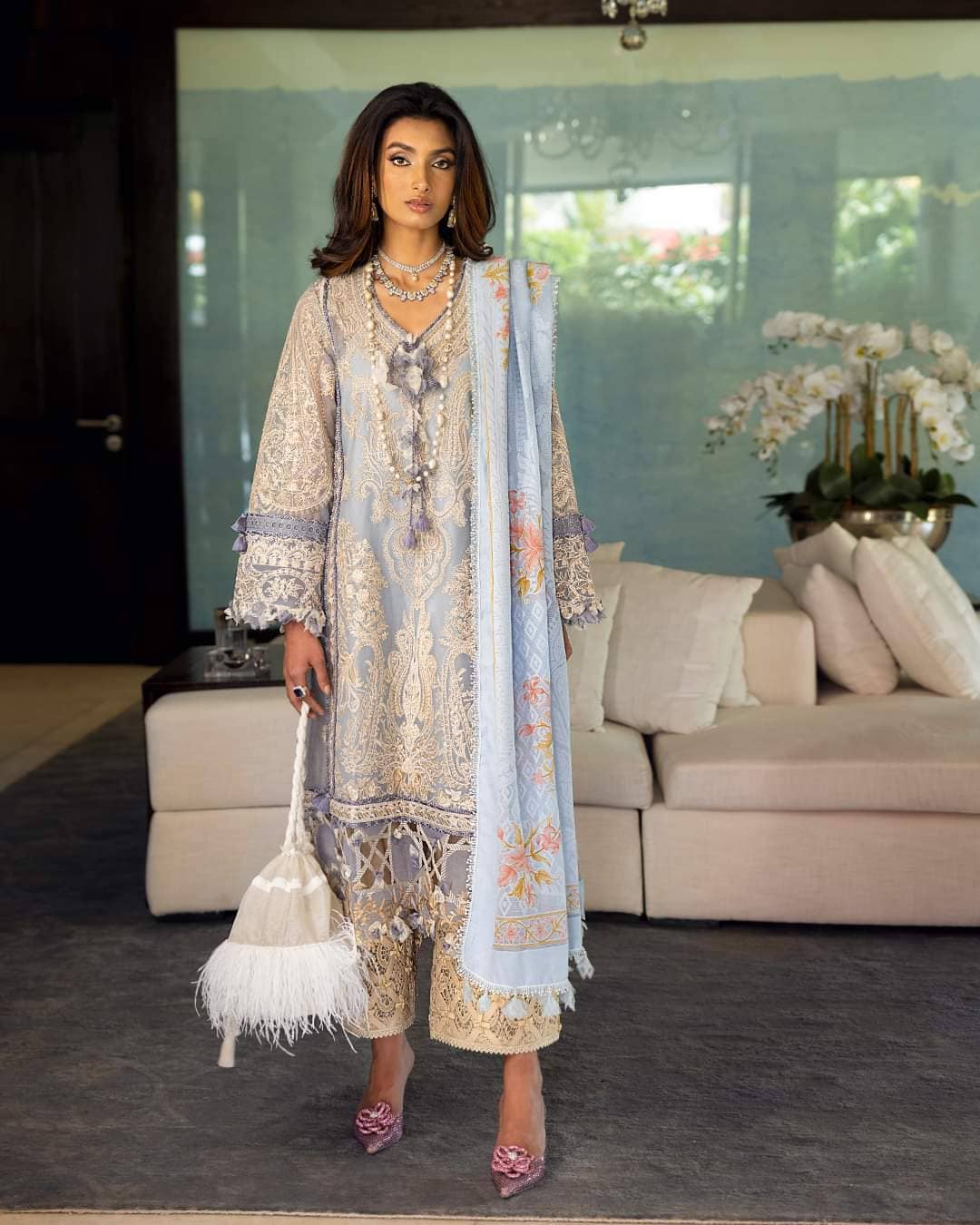 img_sana_safinaz_luxury_lawn_22_awwal_boutique