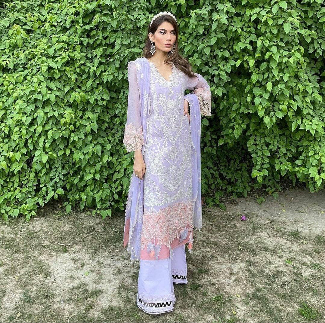 img_sana_safinaz_luxury_lawn_2021_awwal_boutique