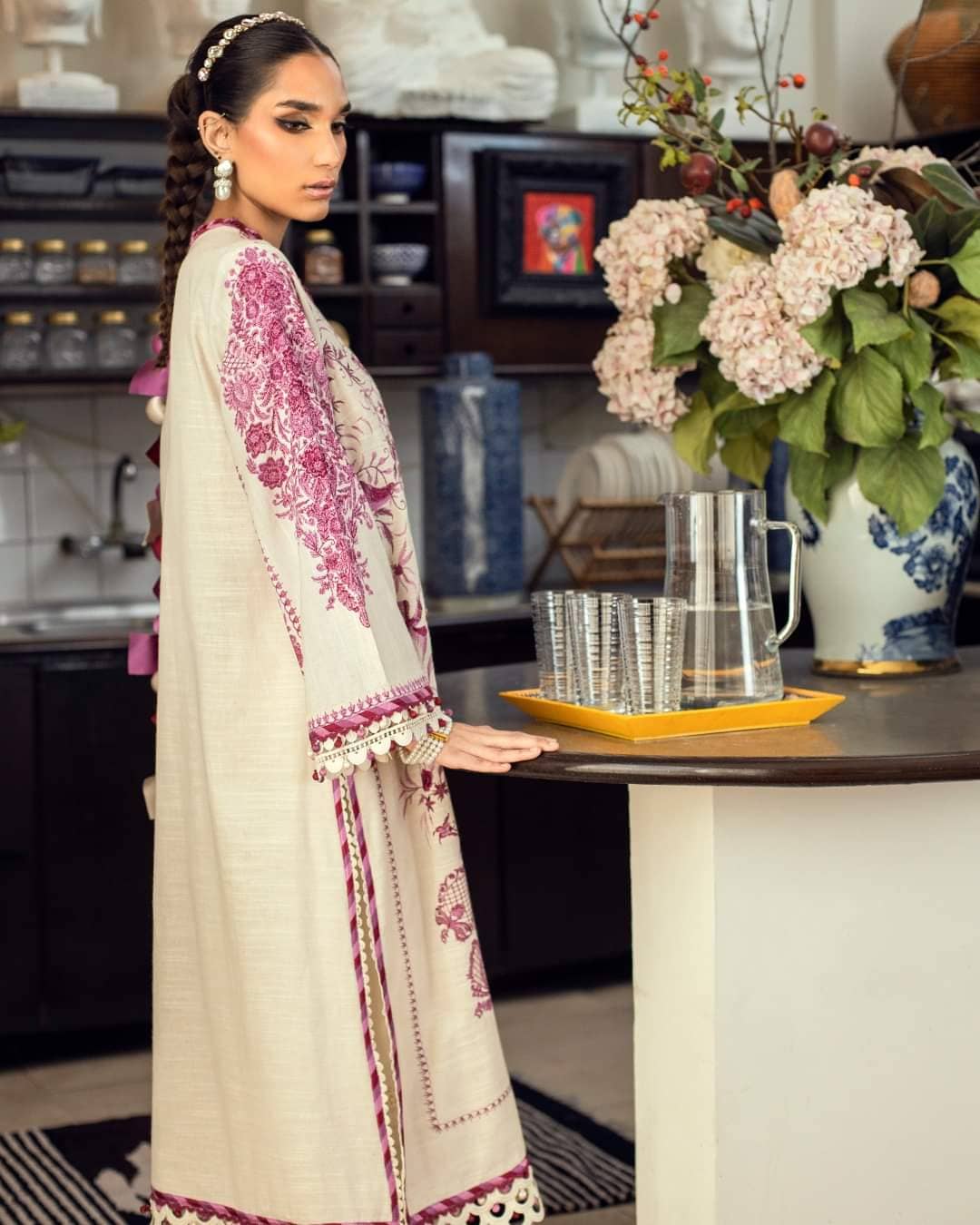 img_sana_safinaz_muzlin_winter_pakistani_suits_awwal_boutique