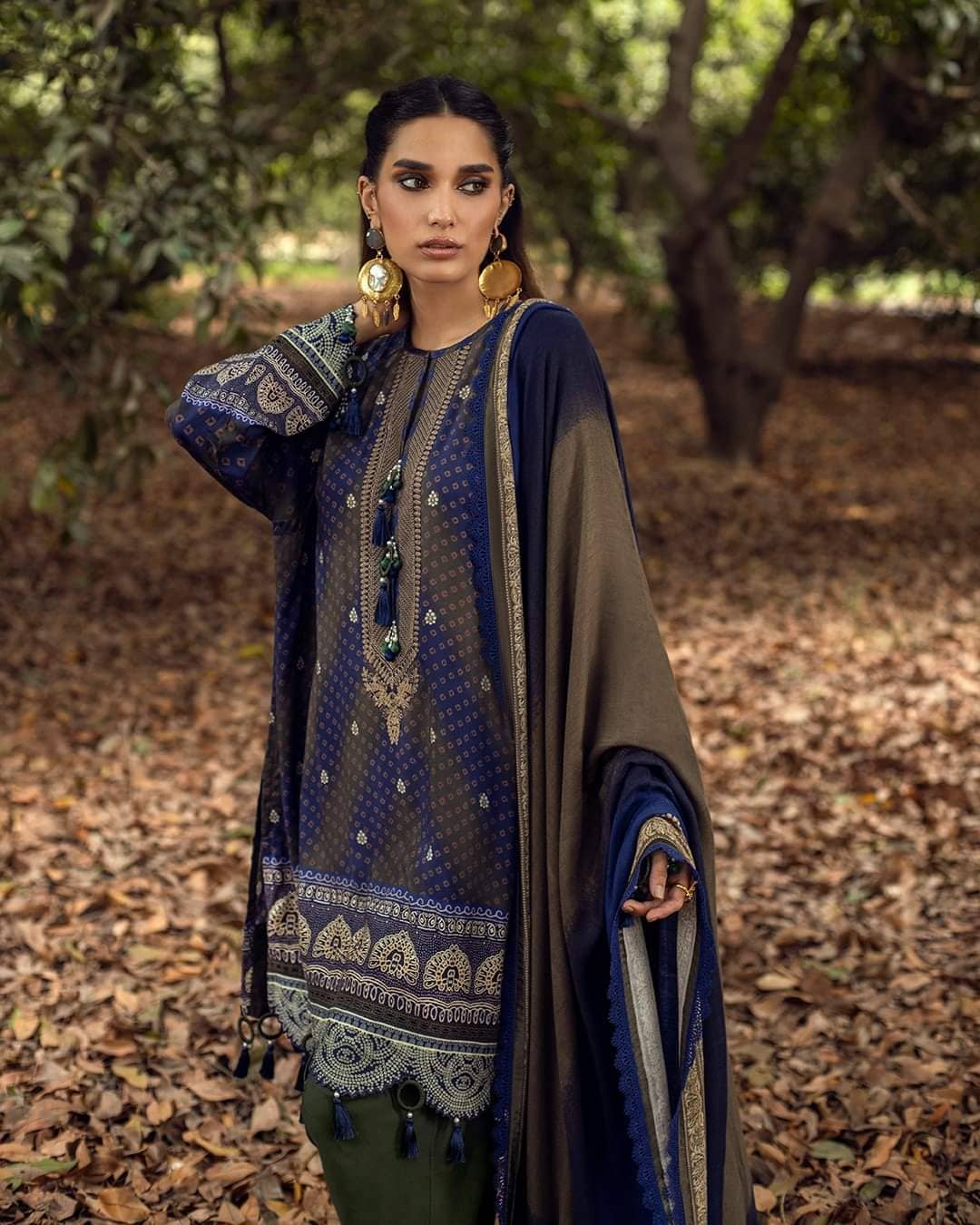 img_sana_safinaz_muzlin_winter_pakistani_suits_awwal_boutique
