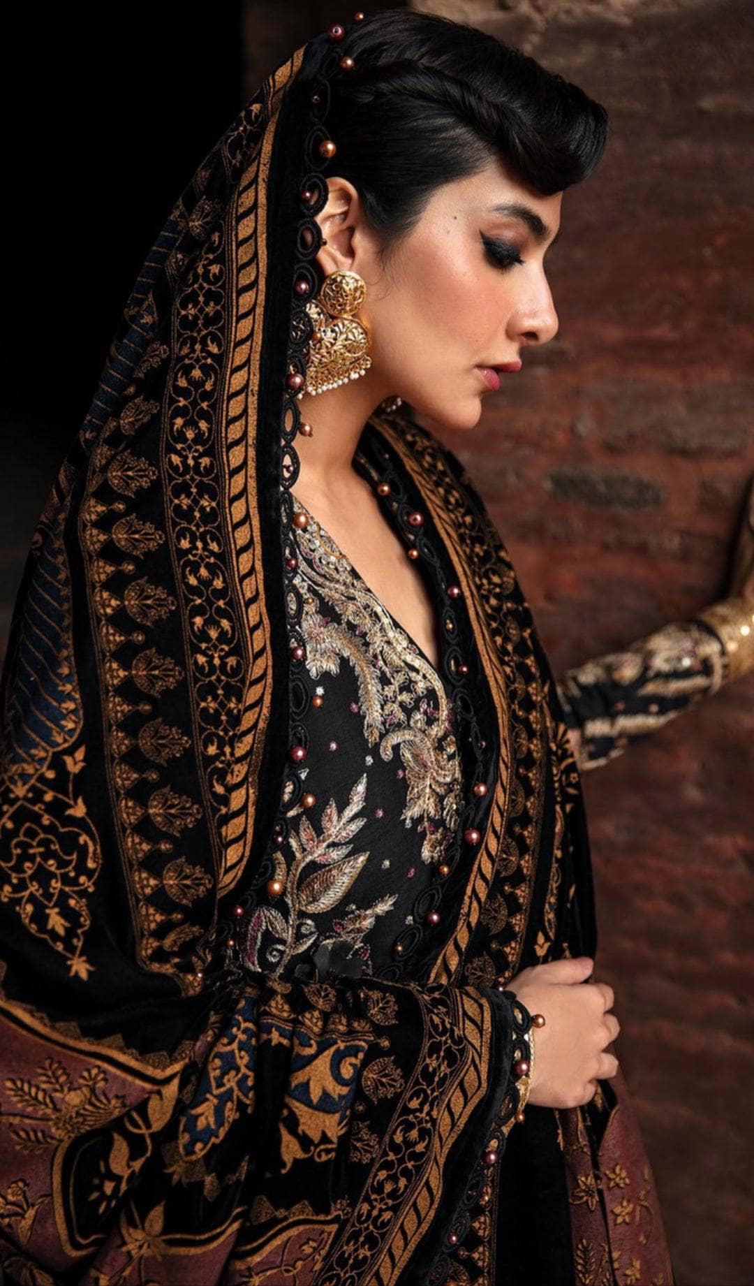 img_sana_safinaz_winter_luxury_awwal_boutique