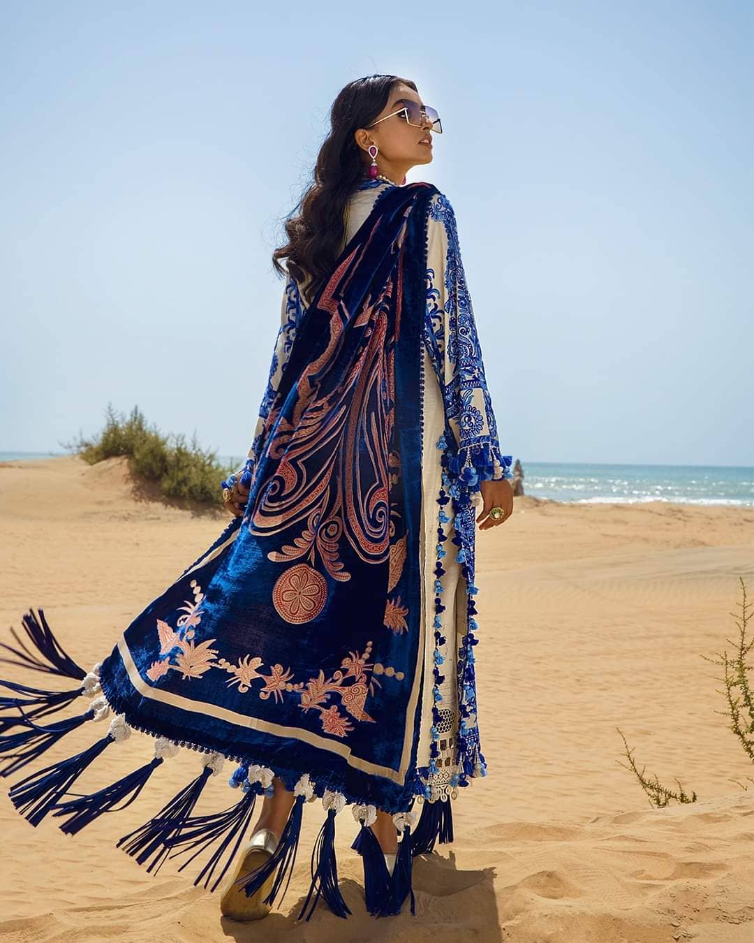 img_sana_safinaz_luxury_velvet_awwal_boutique