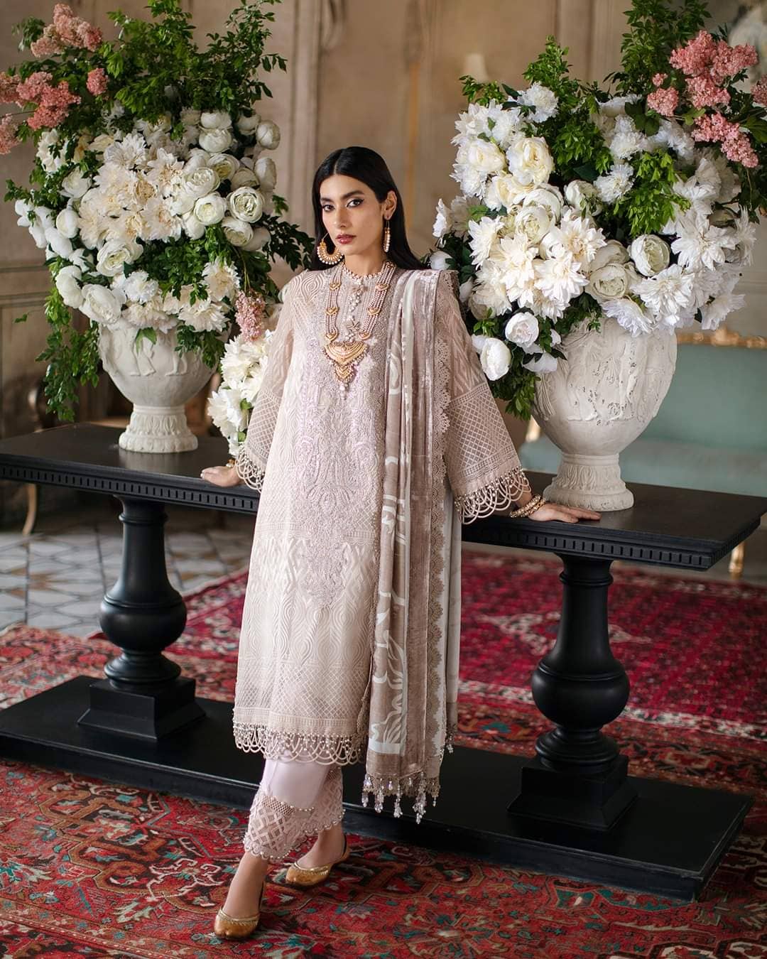 img_sana_safinaz_winter_luxury_awwal_boutique