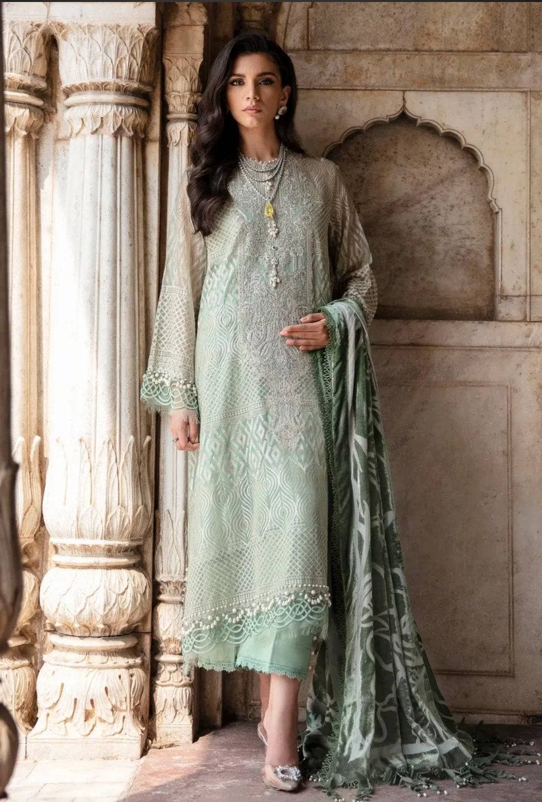 img_sana_safinaz_winter_luxury_awwal_boutique