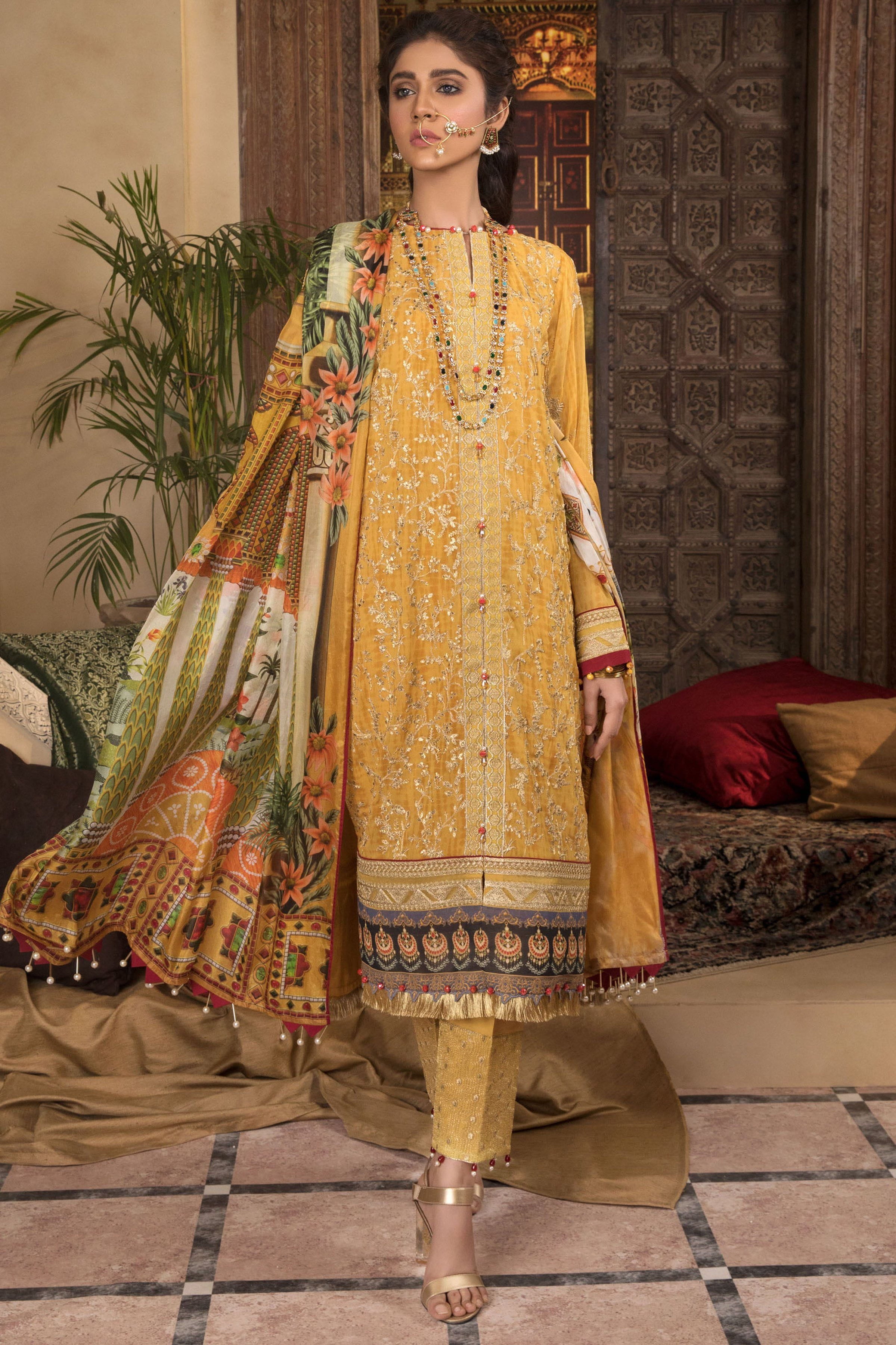 img_sapphire_lawn_collection_2020_awwal_boutique